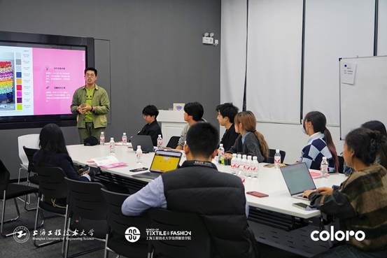 一群人坐在电脑前

AI 生成的内容可能不正确。