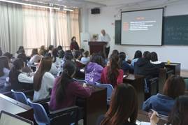 说明:E:\1、上海工程技术大学\2、系部事务\服装学院 中央圣马丁讲座\1.jpg